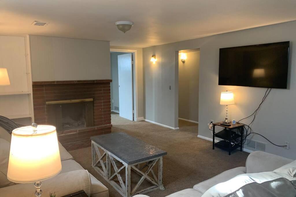 3 King Beds + Bunk Beds On Broadway Villa Littleton Buitenkant foto